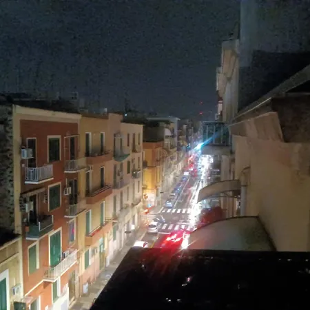 Pokój Dla 2 Z Prywatnym Balkonem, łazienką I Wejściem Bari