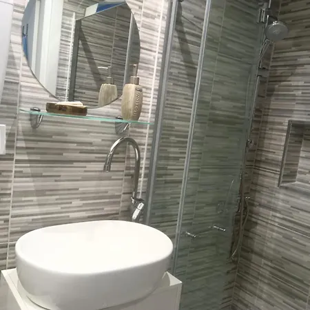 Apartament Pokój Dla 2 Z Prywatnym Balkonem, łazienką I Wejściem Bari